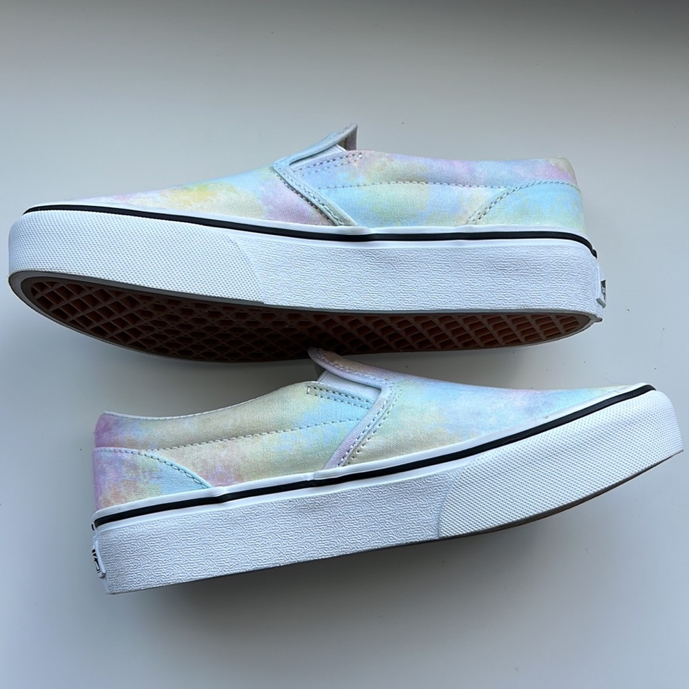 NWB Youth Classic Slip On Vans - Picture 2 of 10